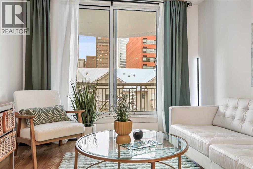 Single Family House for Sale in    Avenue SW Eau Claire Calgary 