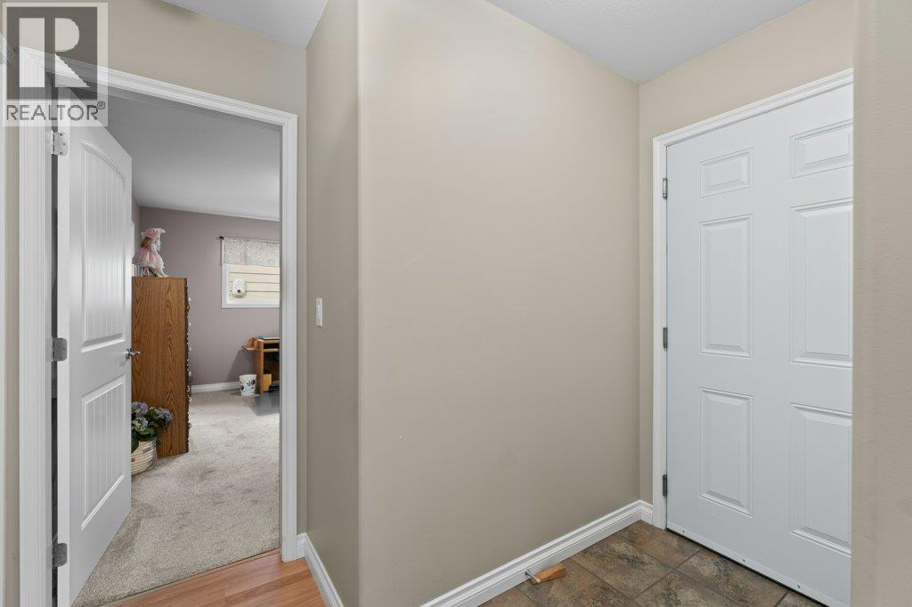 3 1231 10 Street Southwest, Salmon Arm