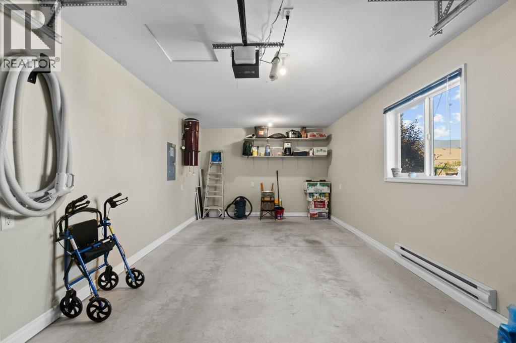 3 1231 10 Street Southwest, Salmon Arm