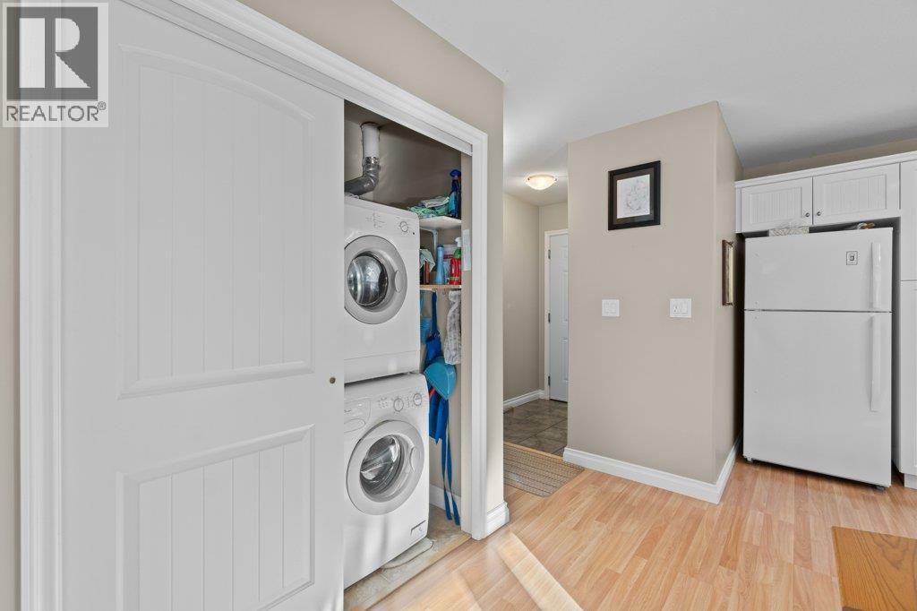 3 1231 10 Street Southwest, Salmon Arm