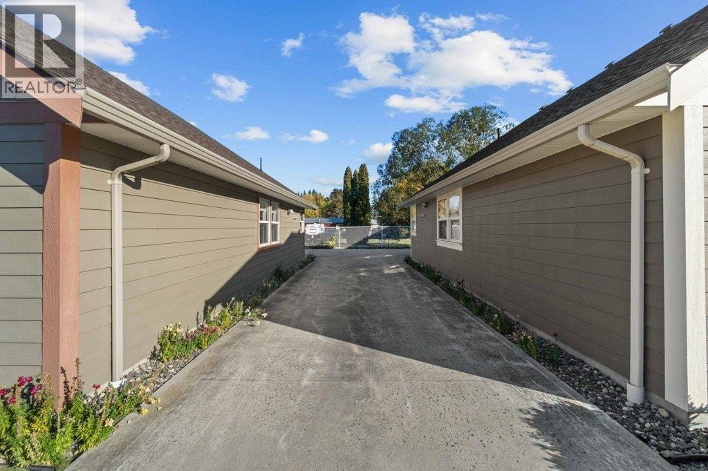 3 1231 10 Street Southwest, Salmon Arm