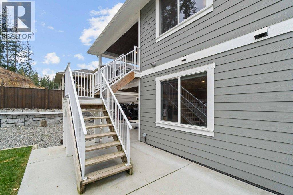  1320 24 Street Southeast, Salmon Arm