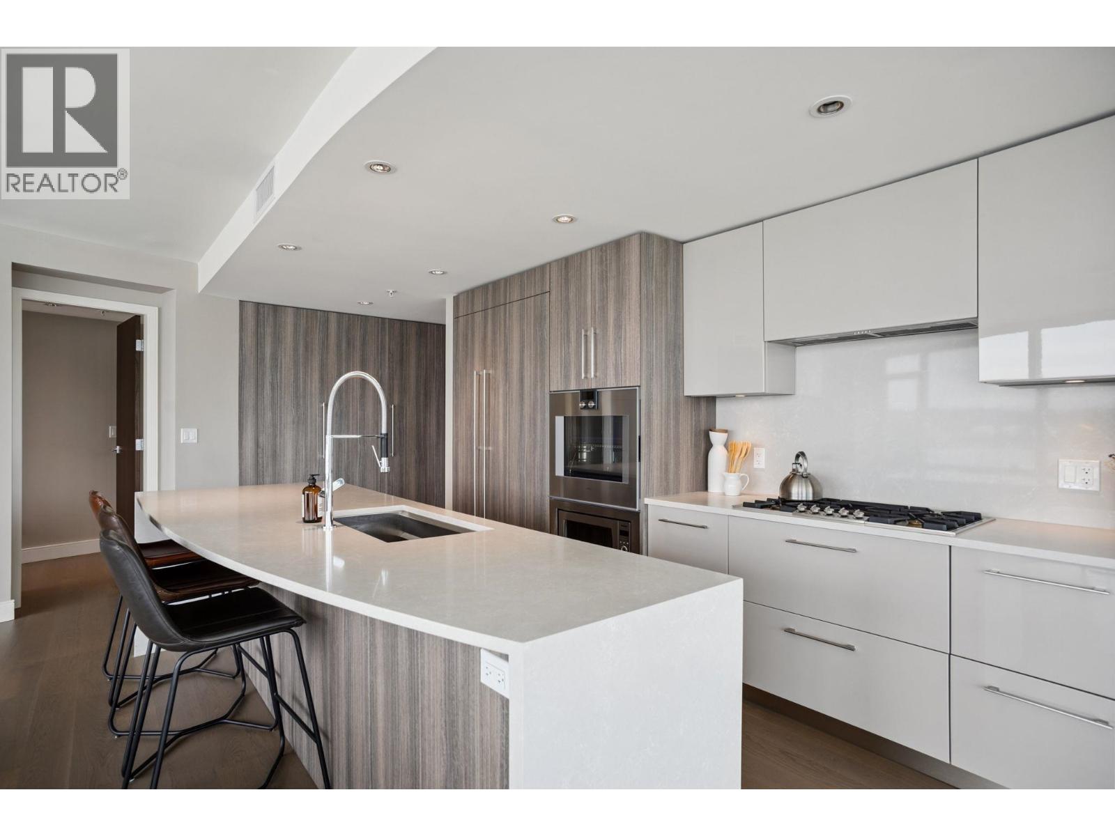 705 210 SALTER STREET, New Westminster