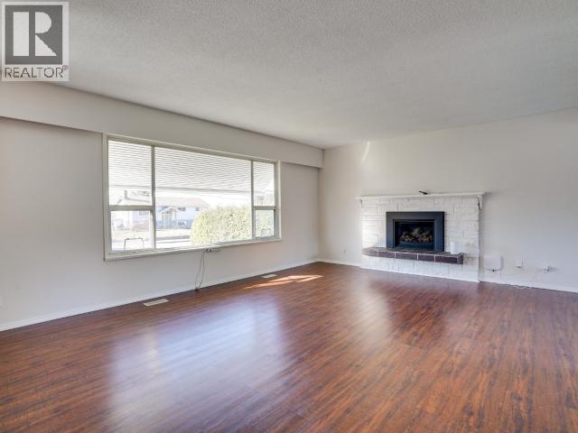 4172 MANSON AVE, Powell River