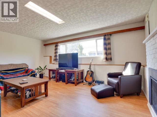 4172 MANSON AVE, Powell River