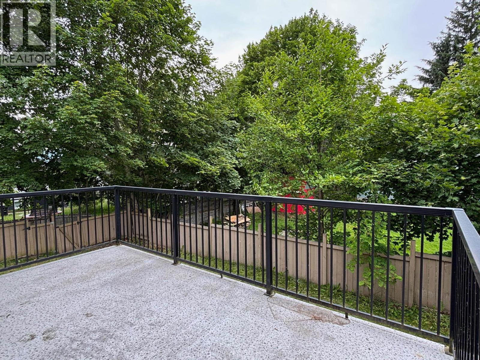 #1-3239 APSLEY Street, Terrace