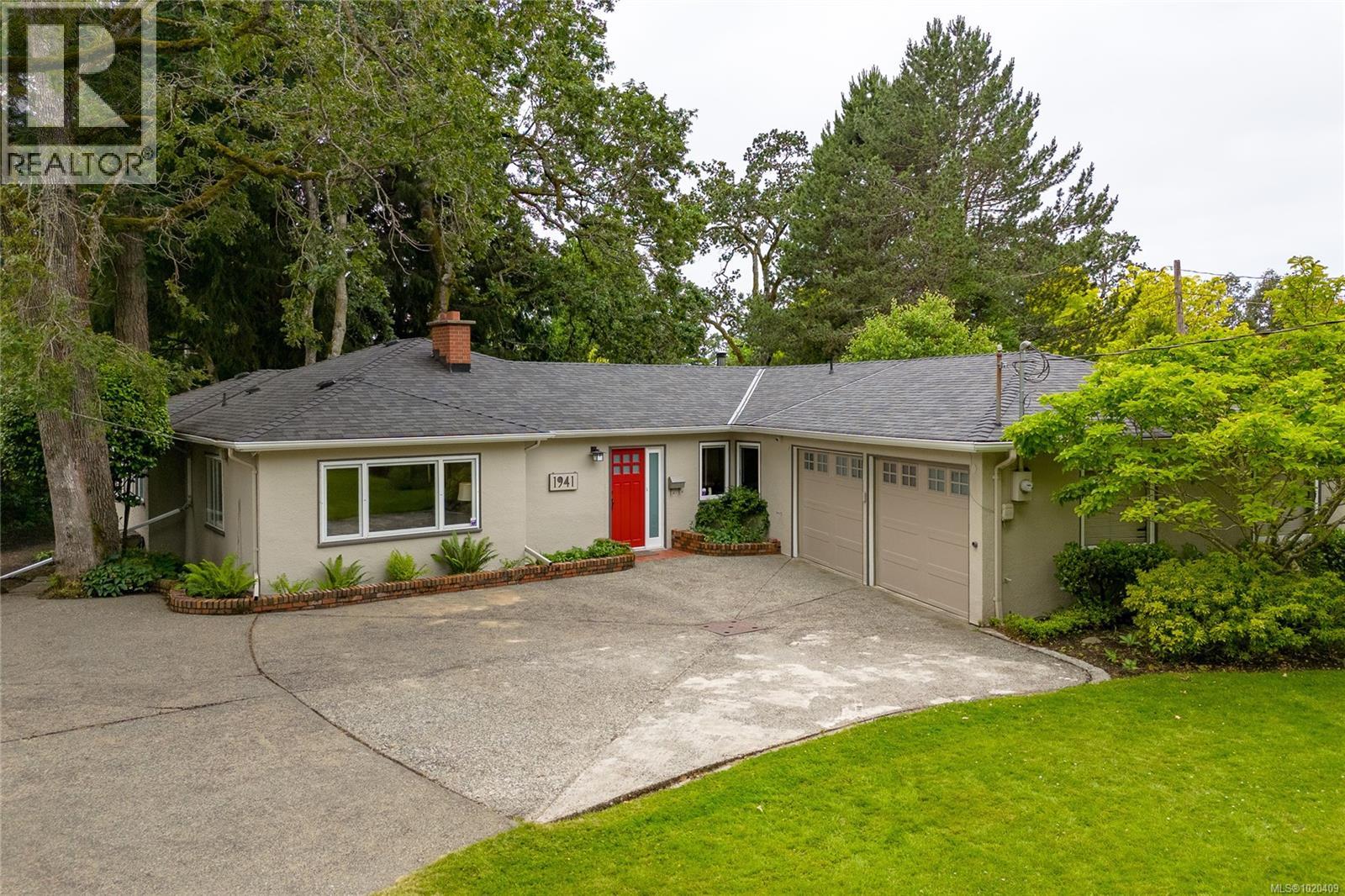  1941 Mayfair Drive, Saanich