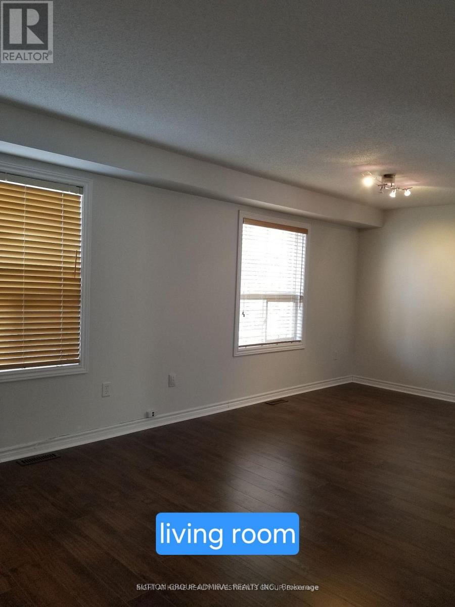 Single Family House for Sale in UPPER UNIT   LANG DRIVE Barrie (Northwest) 