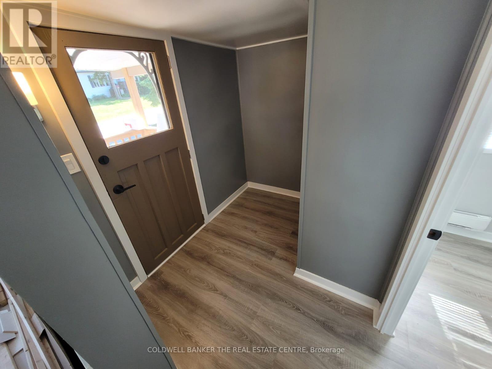 #144 580 WEST STREET S - 11