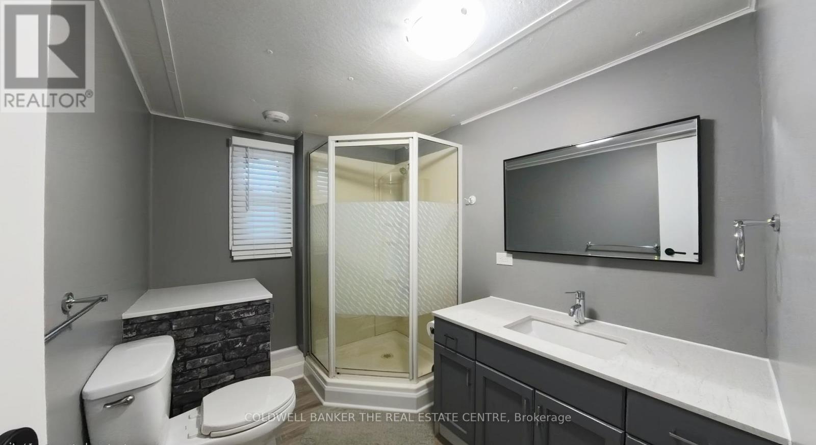 #144 580 WEST STREET S - 27