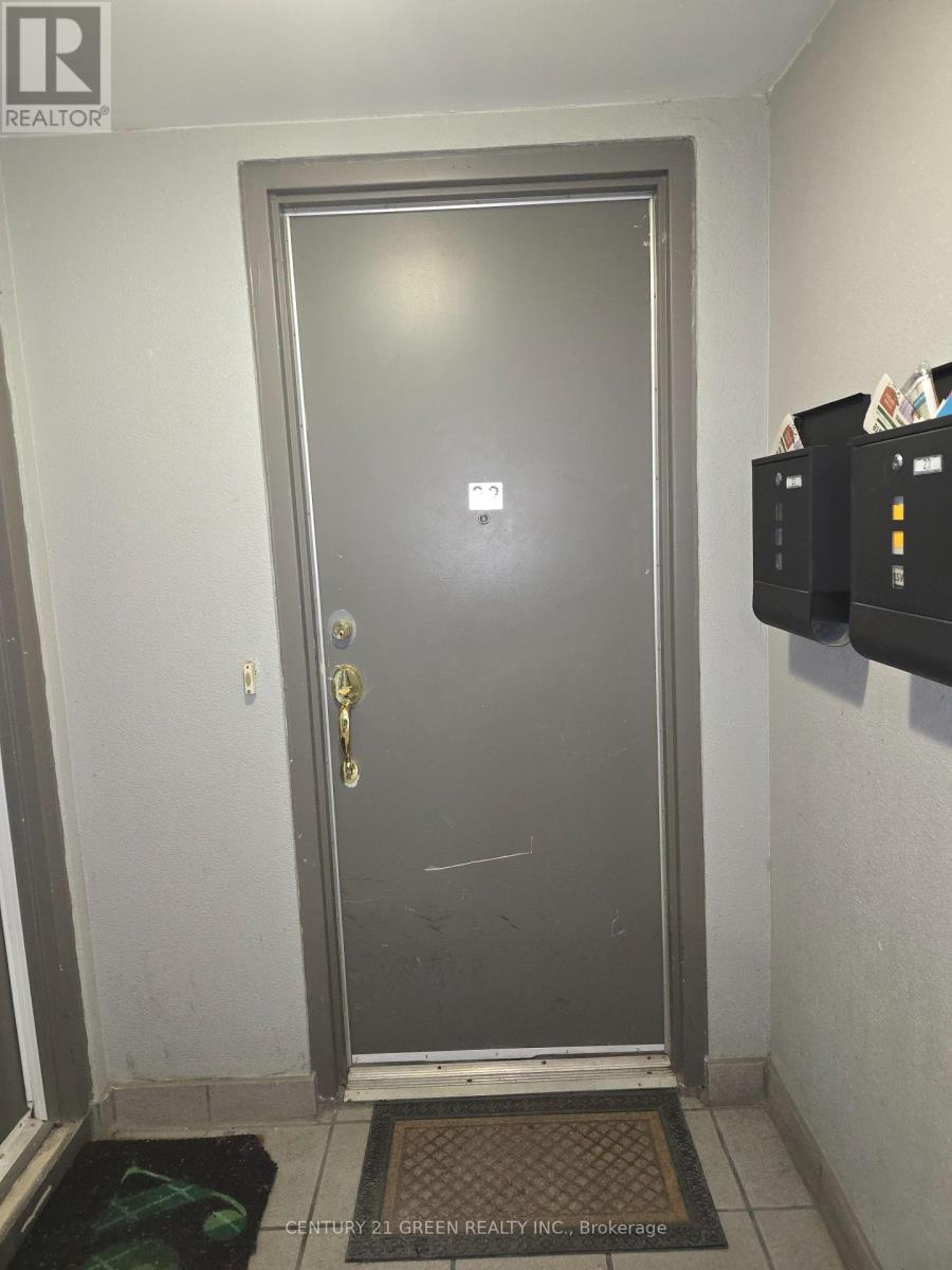 22 - 37 FOUR WINDS DRIVE - Photo 3 of 16, Toronto (York University Heights), Ontario