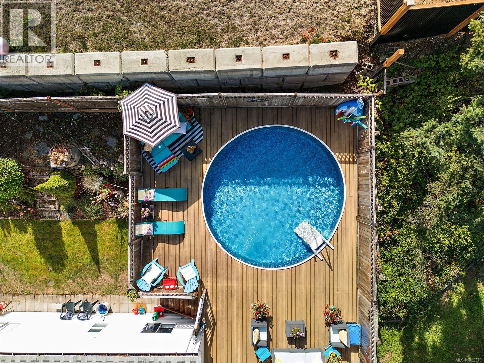 6877 Philip Rd, Lantzville