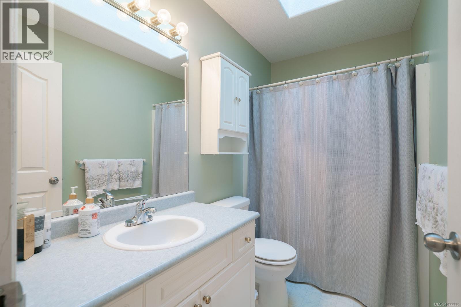 973 Oliver Terr, Ladysmith