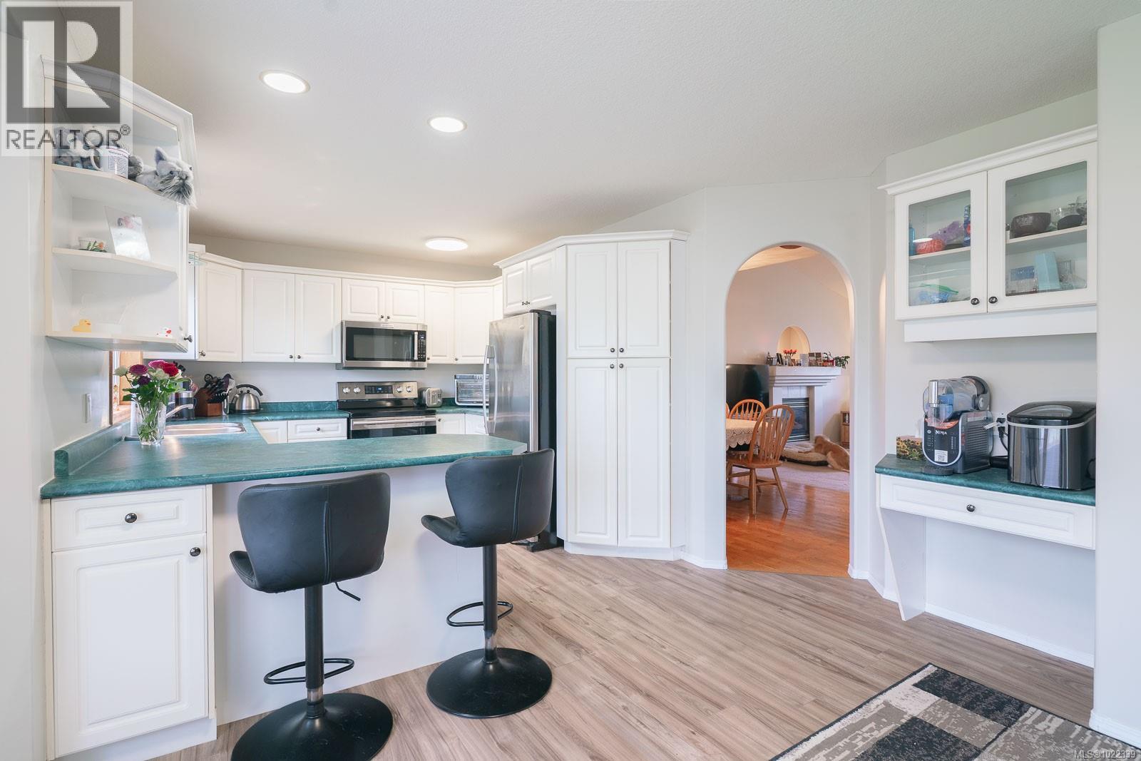 973 Oliver Terr, Ladysmith