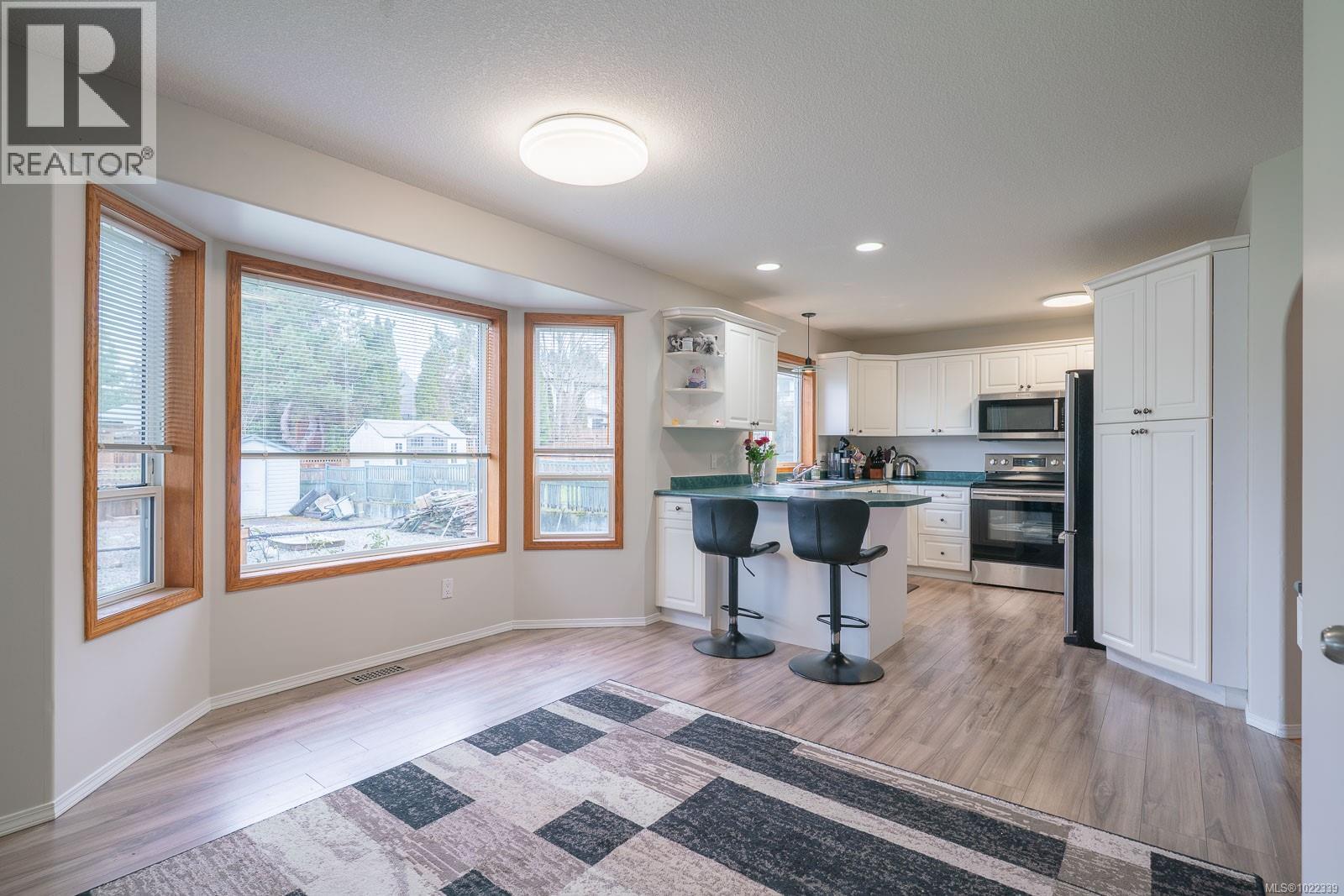 973 Oliver Terr, Ladysmith