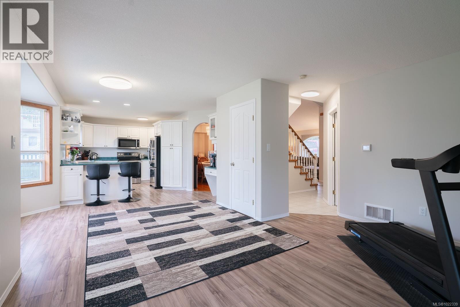 973 Oliver Terr, Ladysmith