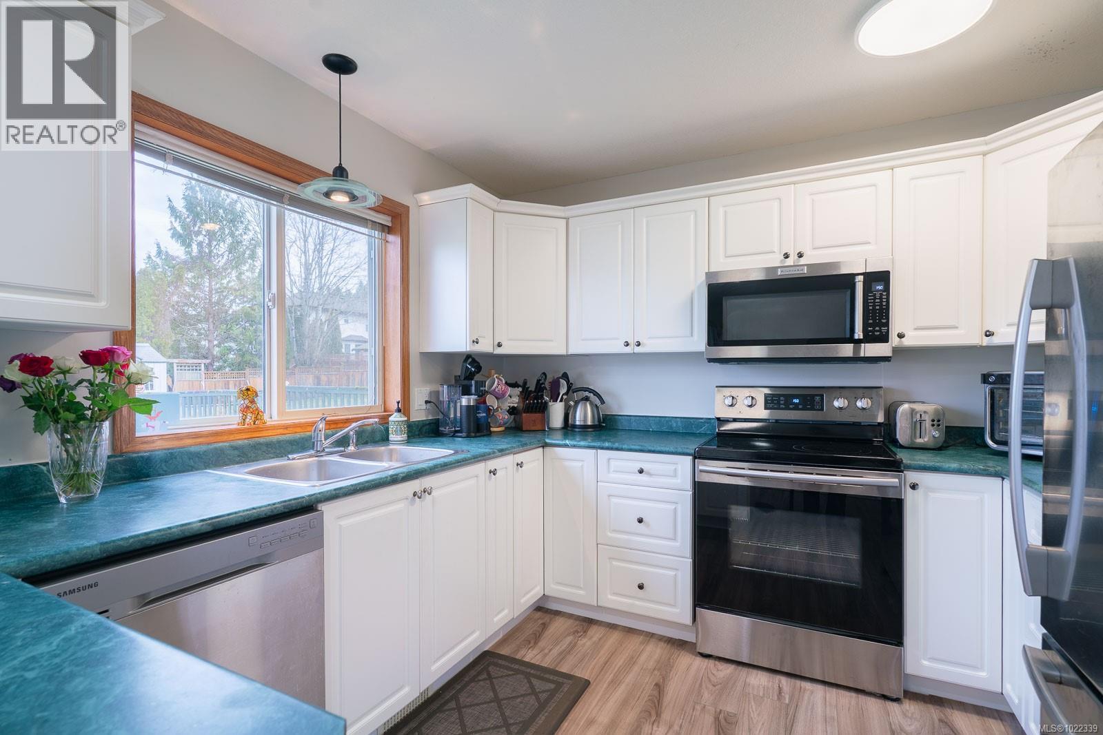 973 Oliver Terr, Ladysmith