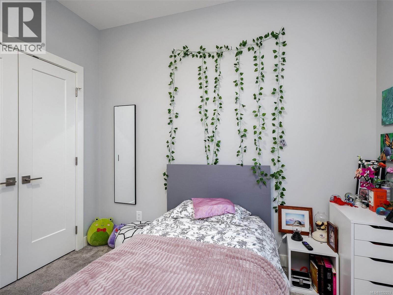 222 Lone Oak Pl, Langford