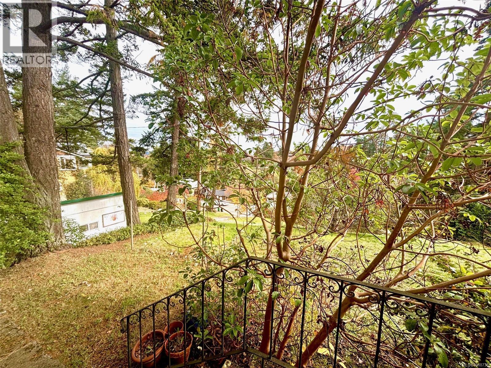 3904 Wilkinson Rd, Saanich
