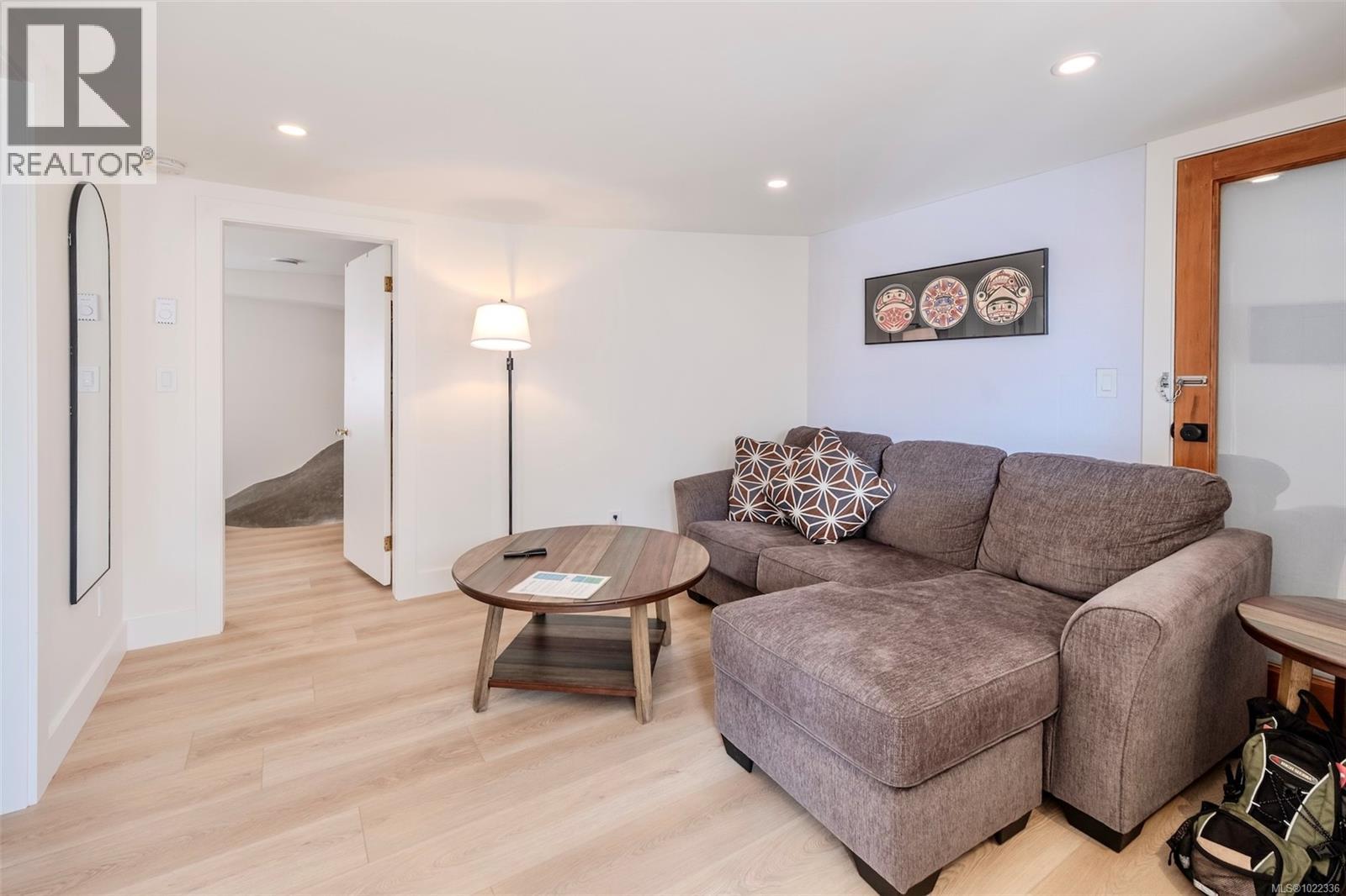 260 Neill St, Tofino