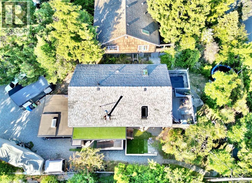 260 Neill St, Tofino