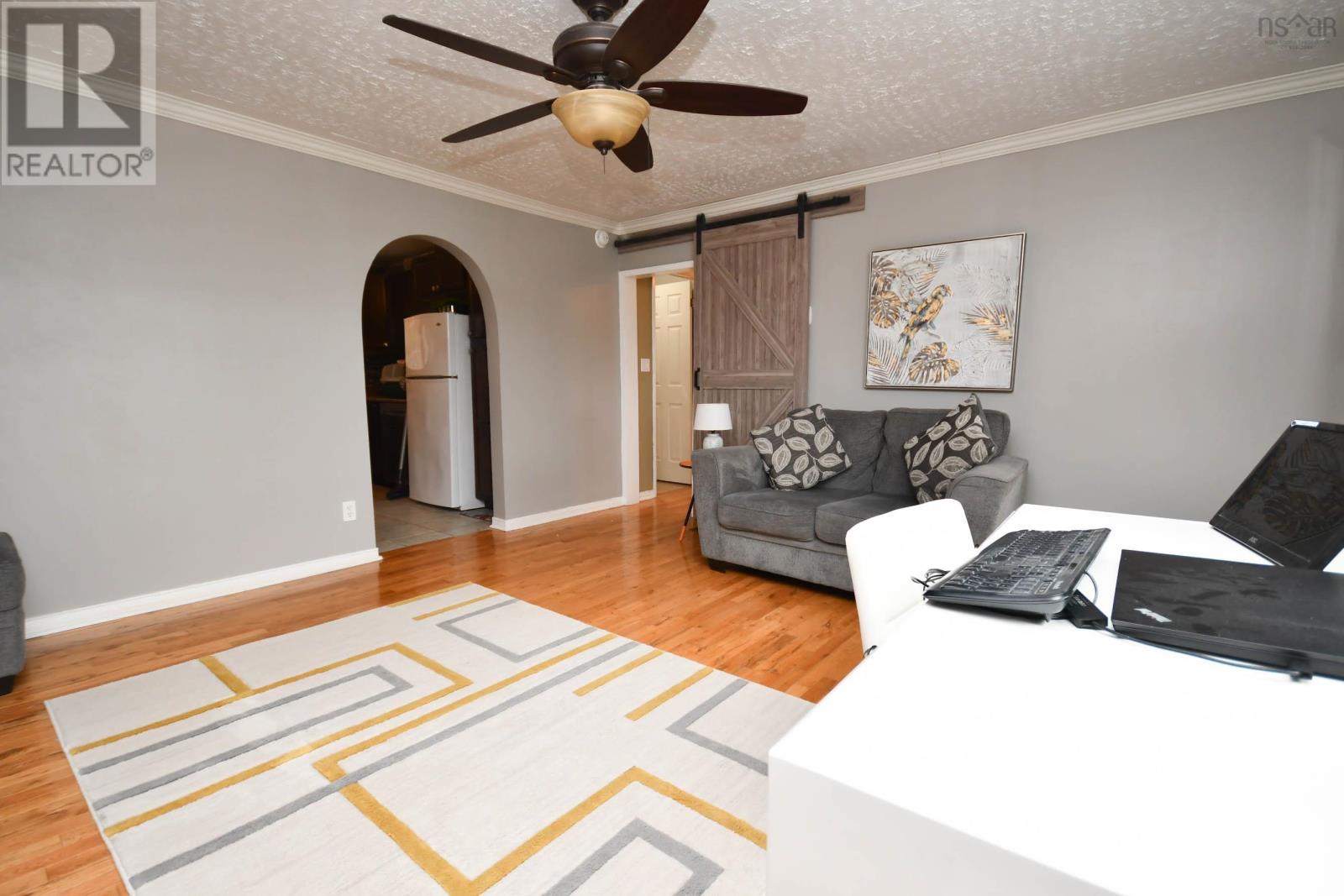 Property 43 of 49 of 180 Lakeview Avenue