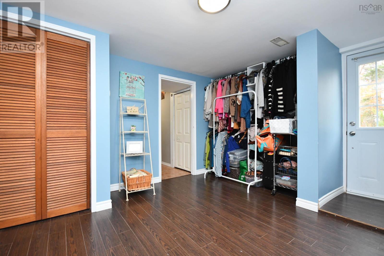 Property 32 of 49 of 180 Lakeview Avenue