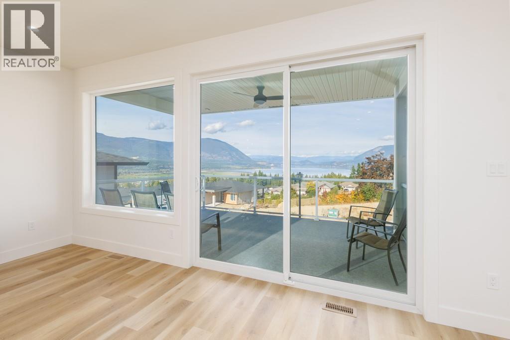  1160 16 Avenue Southeast, Salmon Arm