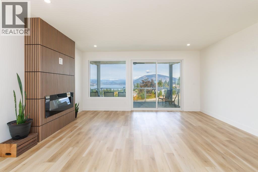  1160 16 Avenue Southeast, Salmon Arm