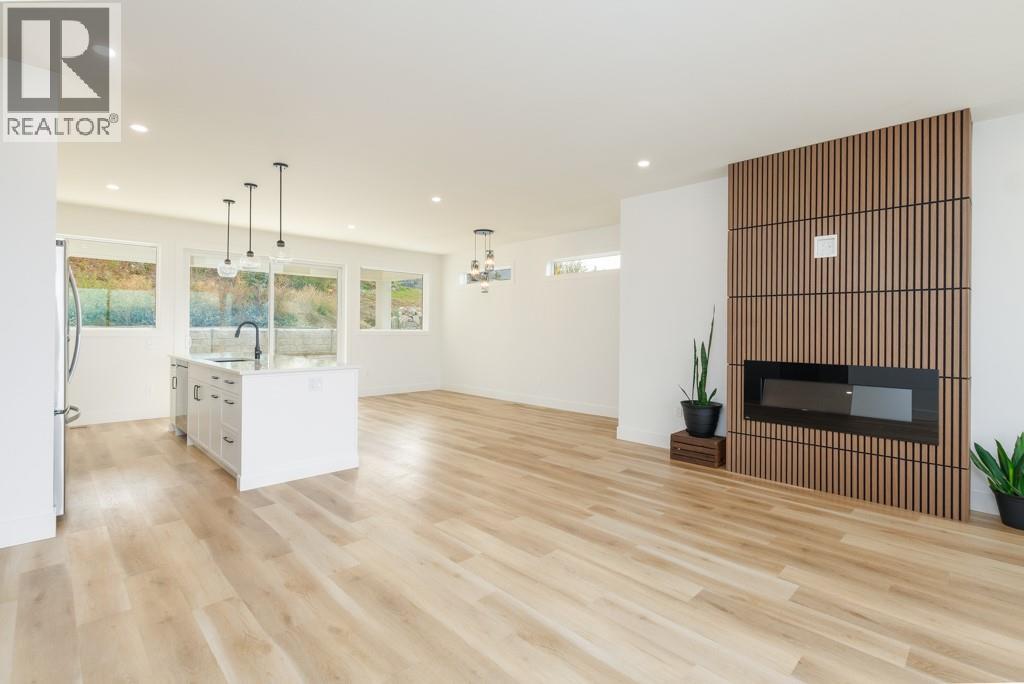  1160 16 Avenue Southeast, Salmon Arm