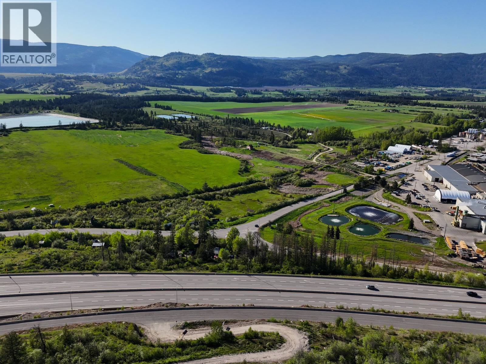  772 Otter Lake Cross Road, Spallumcheen