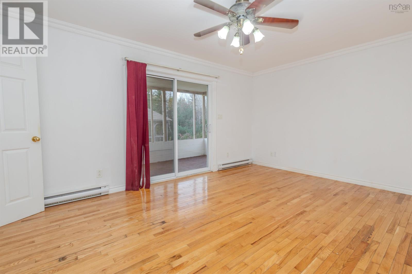 Property 22 of 41 of 103 Paradise Road