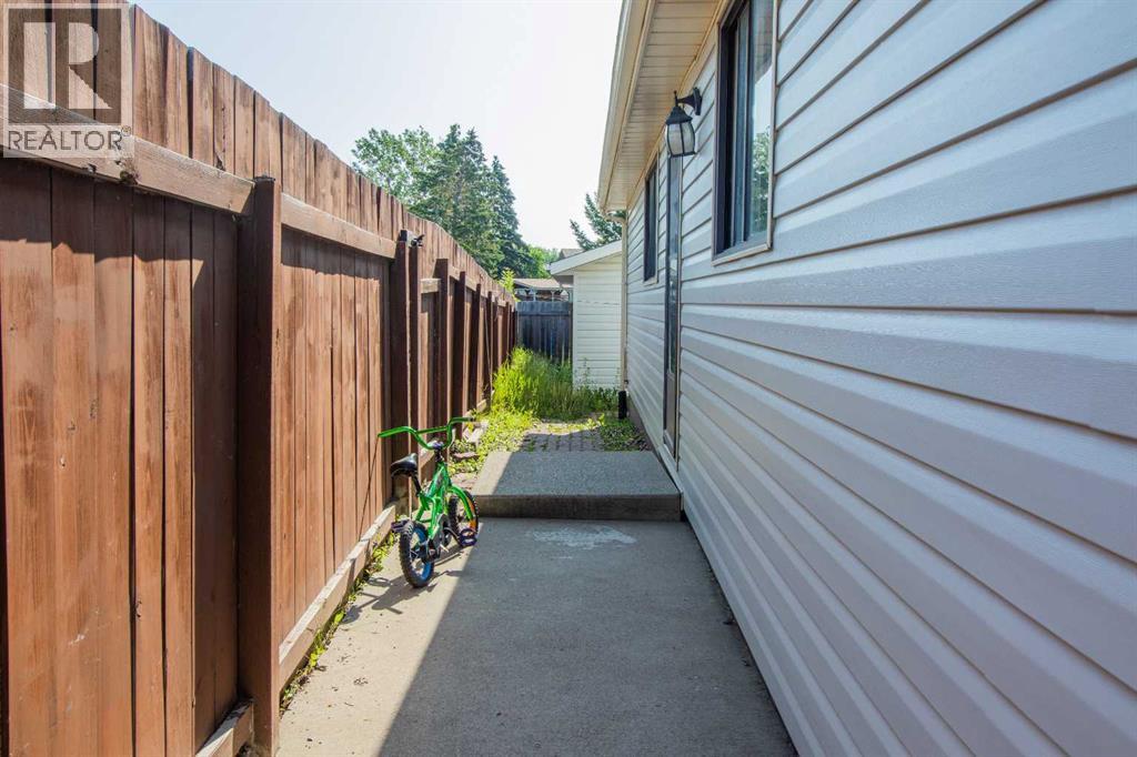 Single Family House Bungalow for Sale in  Castlegrove Road NE Castleridge Calgary 