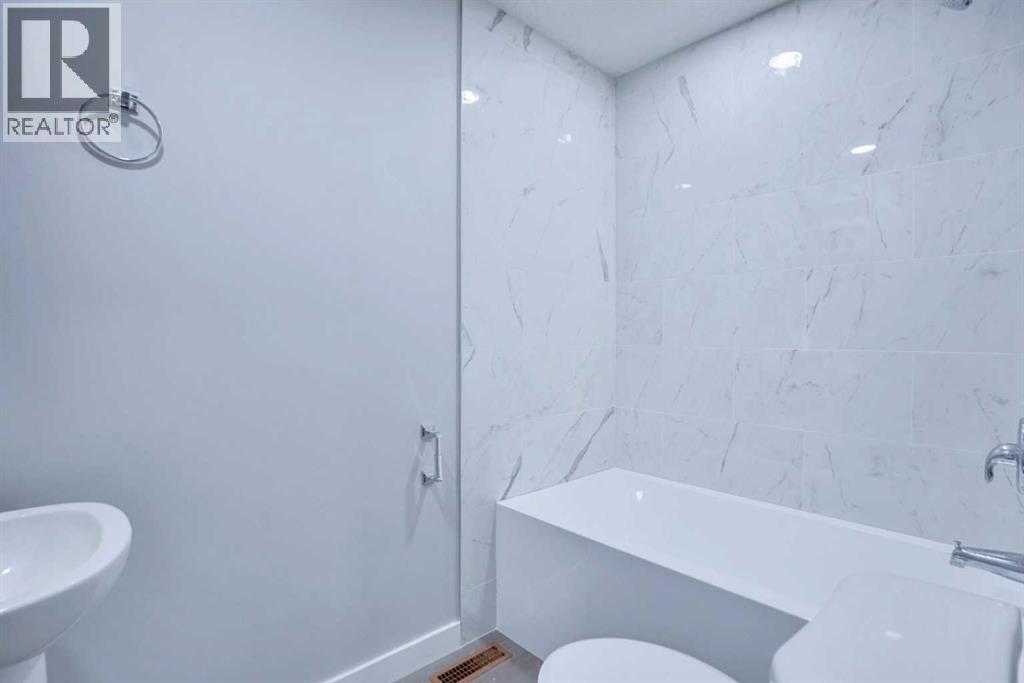 Single Family House Bi-level for Sale in  Taracove Estate Drive NE Taradale Calgary 