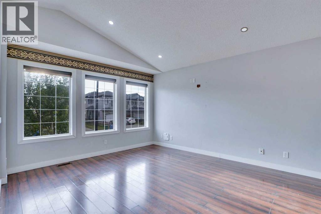 Single Family House Bi-level for Sale in  Taracove Estate Drive NE Taradale Calgary 