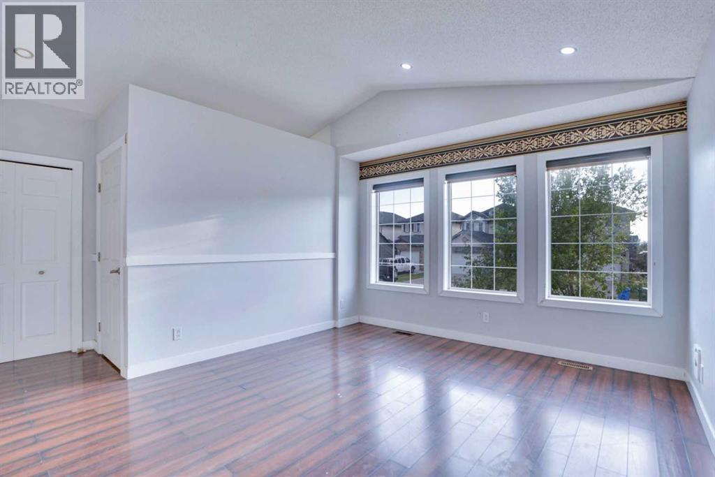 Single Family House Bi-level for Sale in  Taracove Estate Drive NE Taradale Calgary 