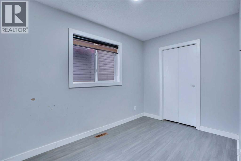 Single Family House Bi-level for Sale in  Taracove Estate Drive NE Taradale Calgary 