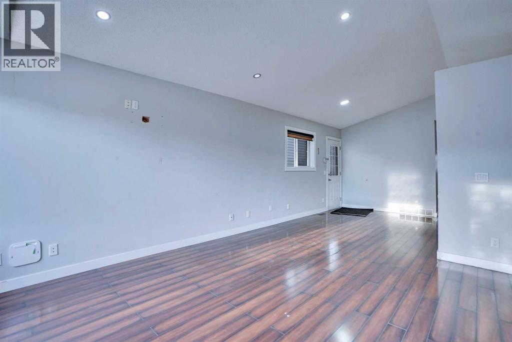 Single Family House Bi-level for Sale in  Taracove Estate Drive NE Taradale Calgary 