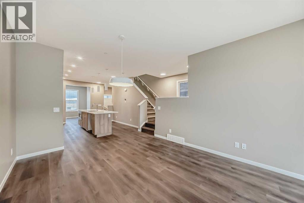 Single Family House for Sale in  Hotchkiss Drive SE Hotchkiss Calgary 