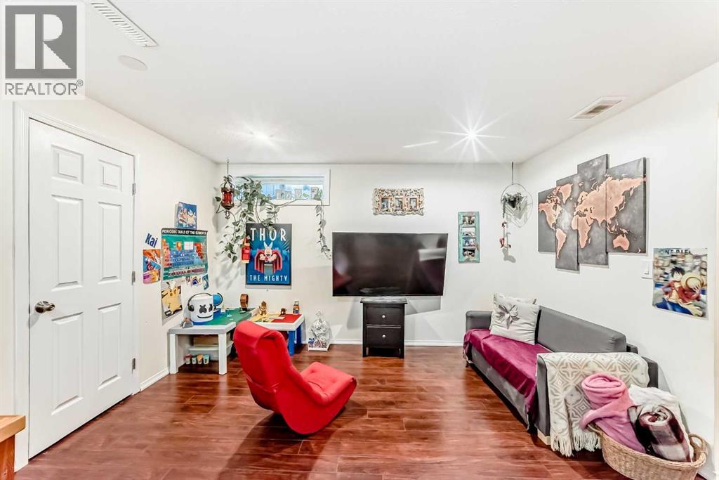 Single Family House for Sale in  Macewan Drive NW MacEwan Glen Calgary 