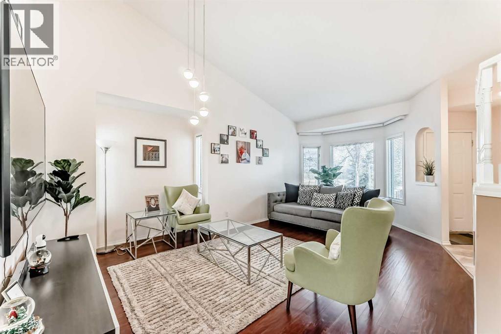 Single Family House for Sale in  Macewan Drive NW MacEwan Glen Calgary 