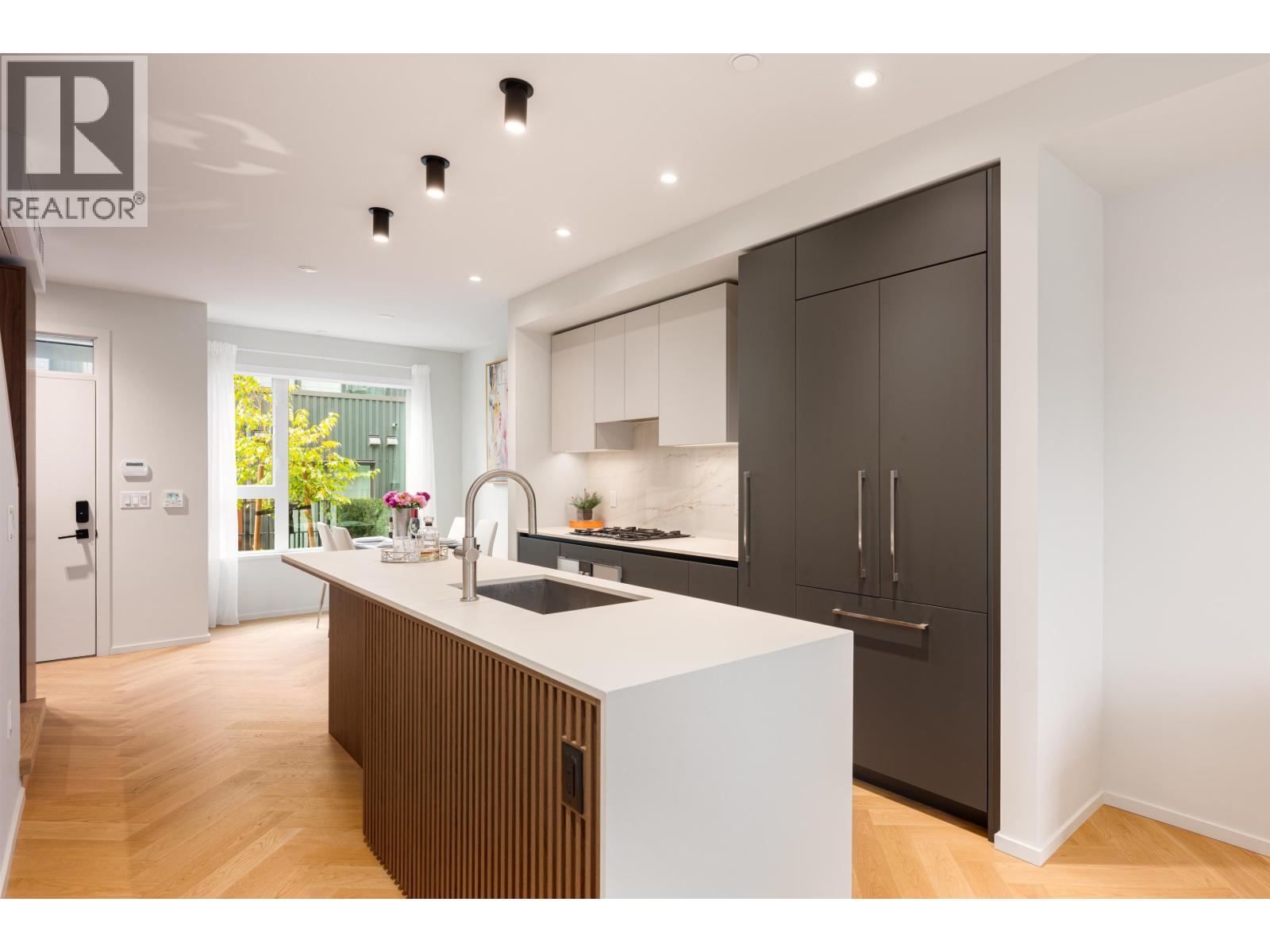 173 805 W 49TH AVENUE, Vancouver