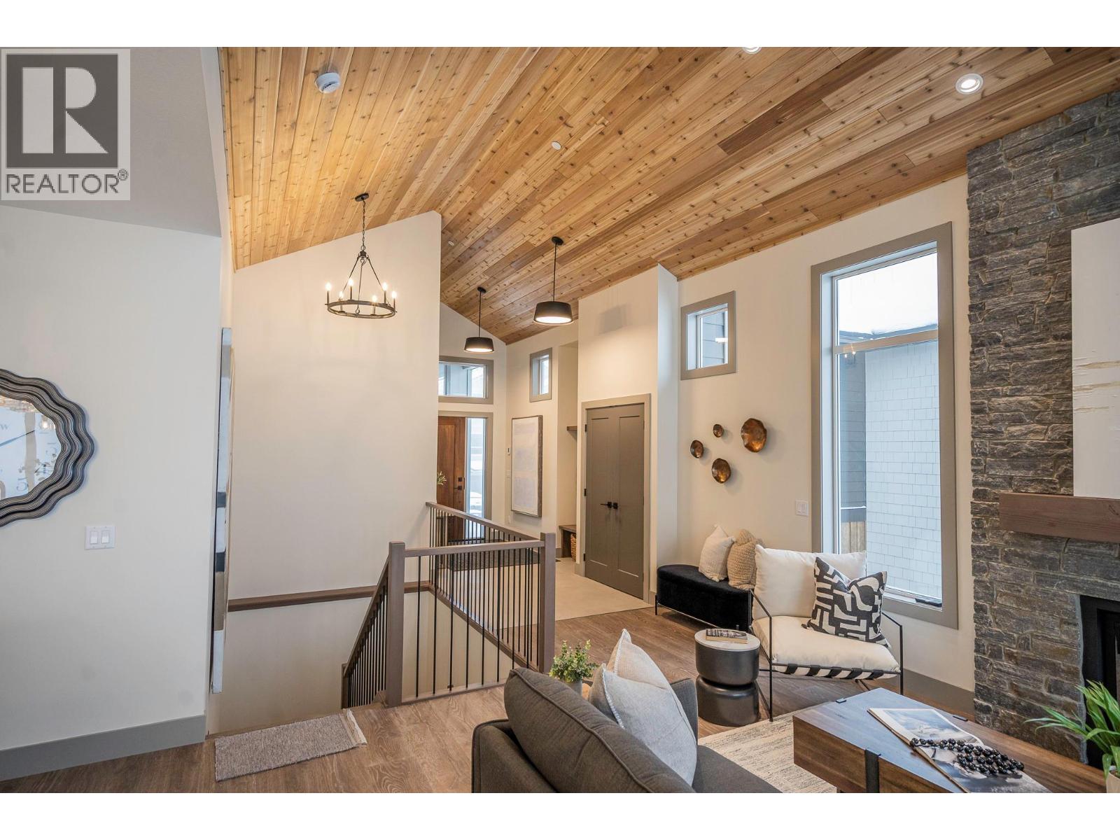 215B Grizzly Ridge Trail, Big White