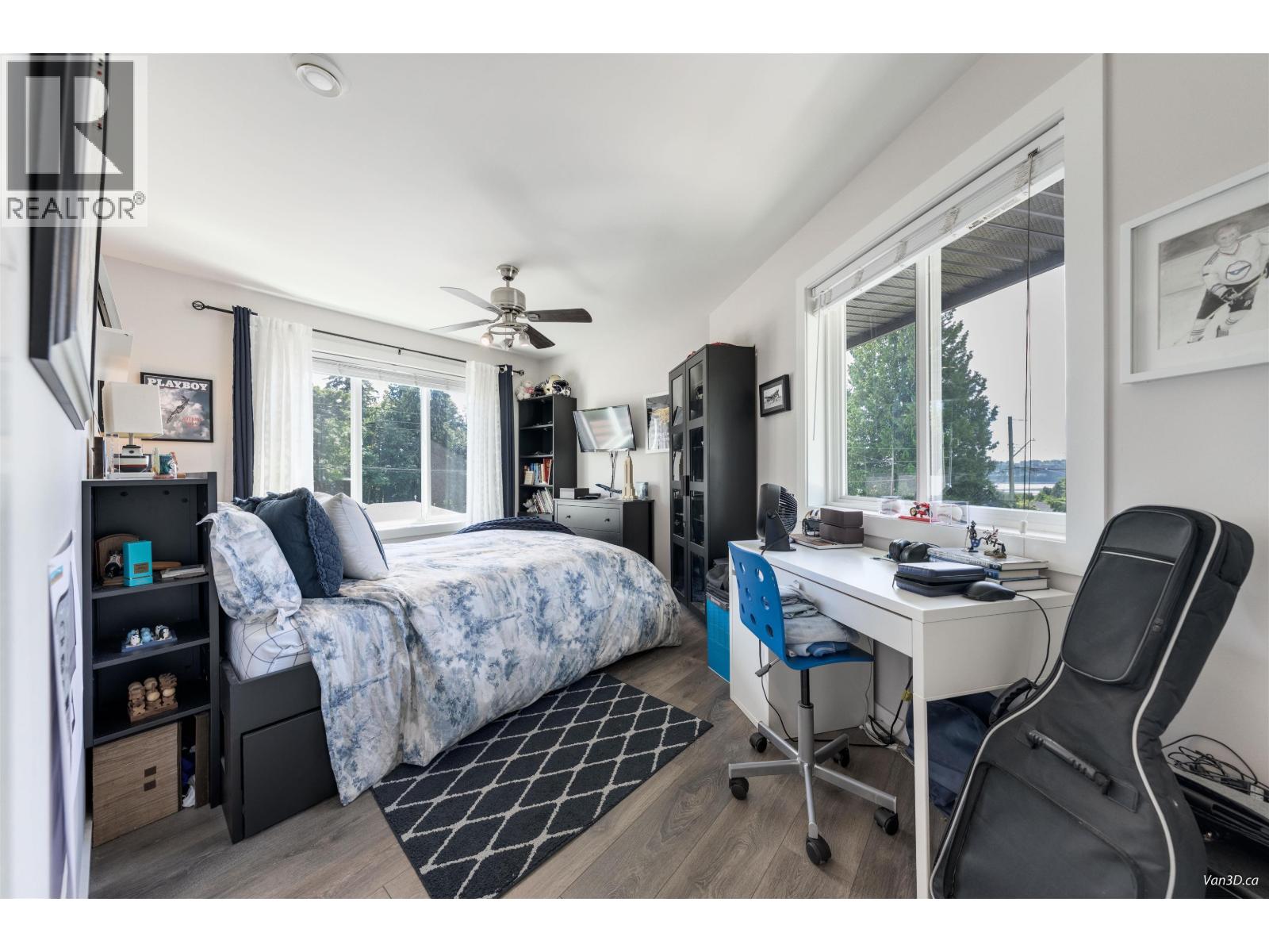 949 HARTFORD PLACE, North Vancouver