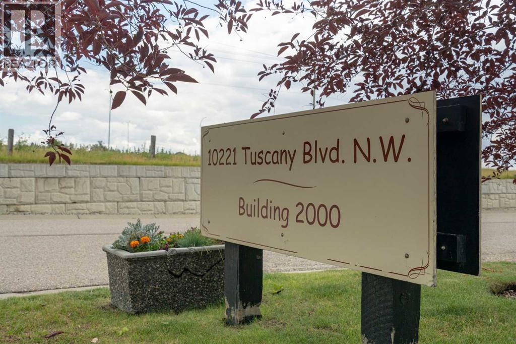 Single Family House for Sale in   Tuscany Boulevard NW Tuscany Calgary 