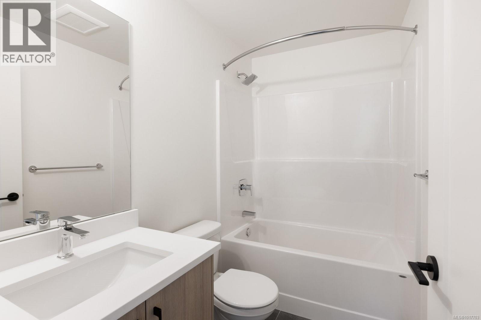 909 Rosefinch Pl, Langford