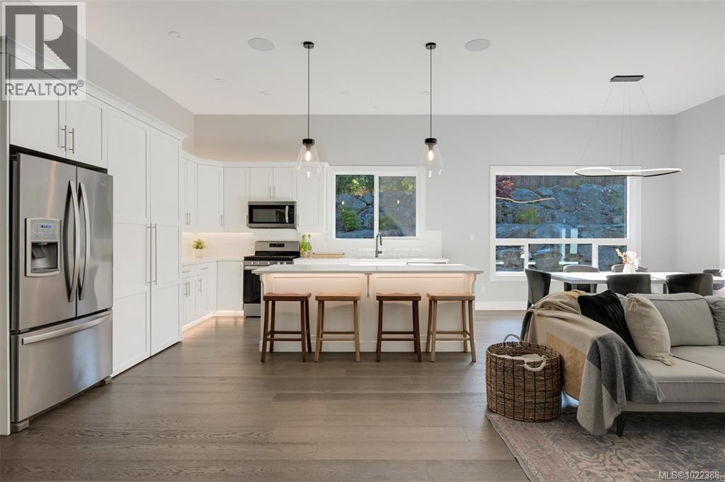 847 Bucktail Rd, Mill Bay