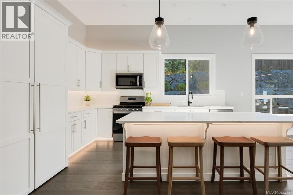 847 Bucktail Rd, Mill Bay