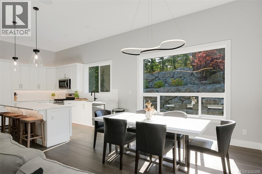 847 Bucktail Rd, Mill Bay