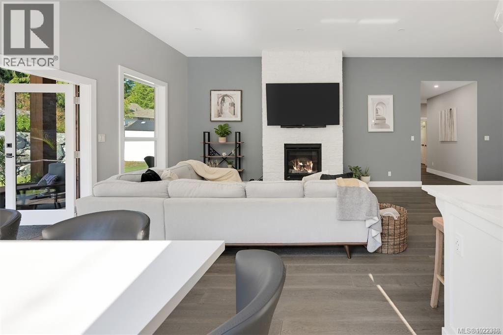 847 Bucktail Rd, Mill Bay